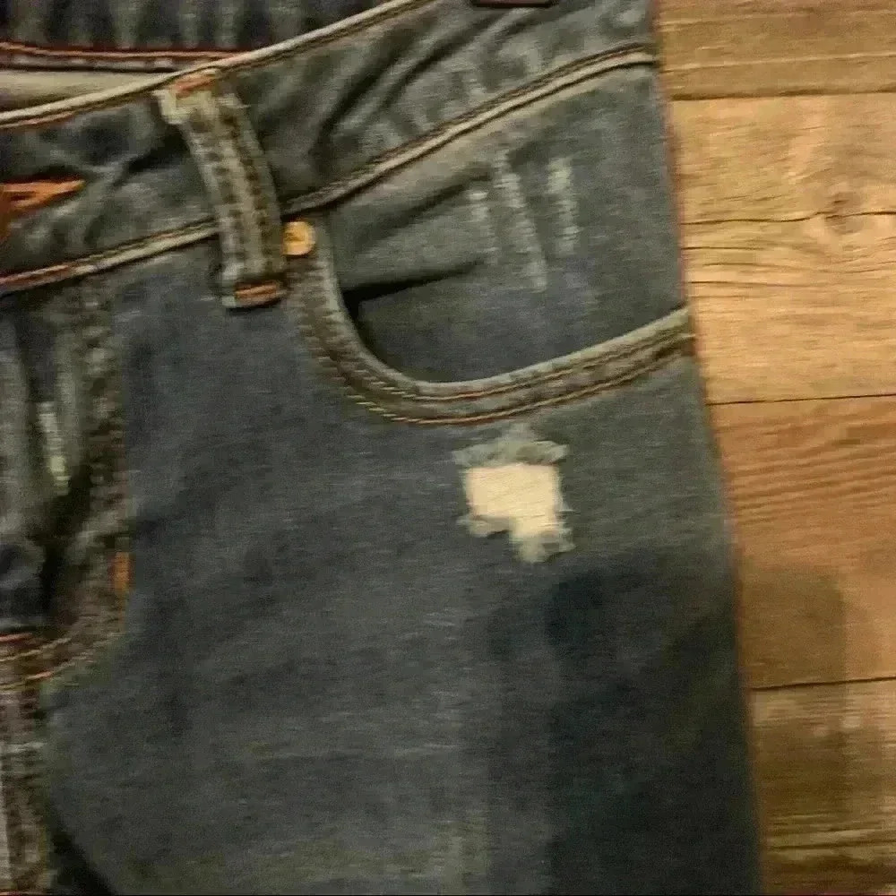 Cabi Distressed Skinny Jeans - Picture 5 of 7